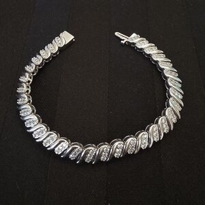 Sterling Silver Moissanite Twist Bracelet — 6.5" ✨